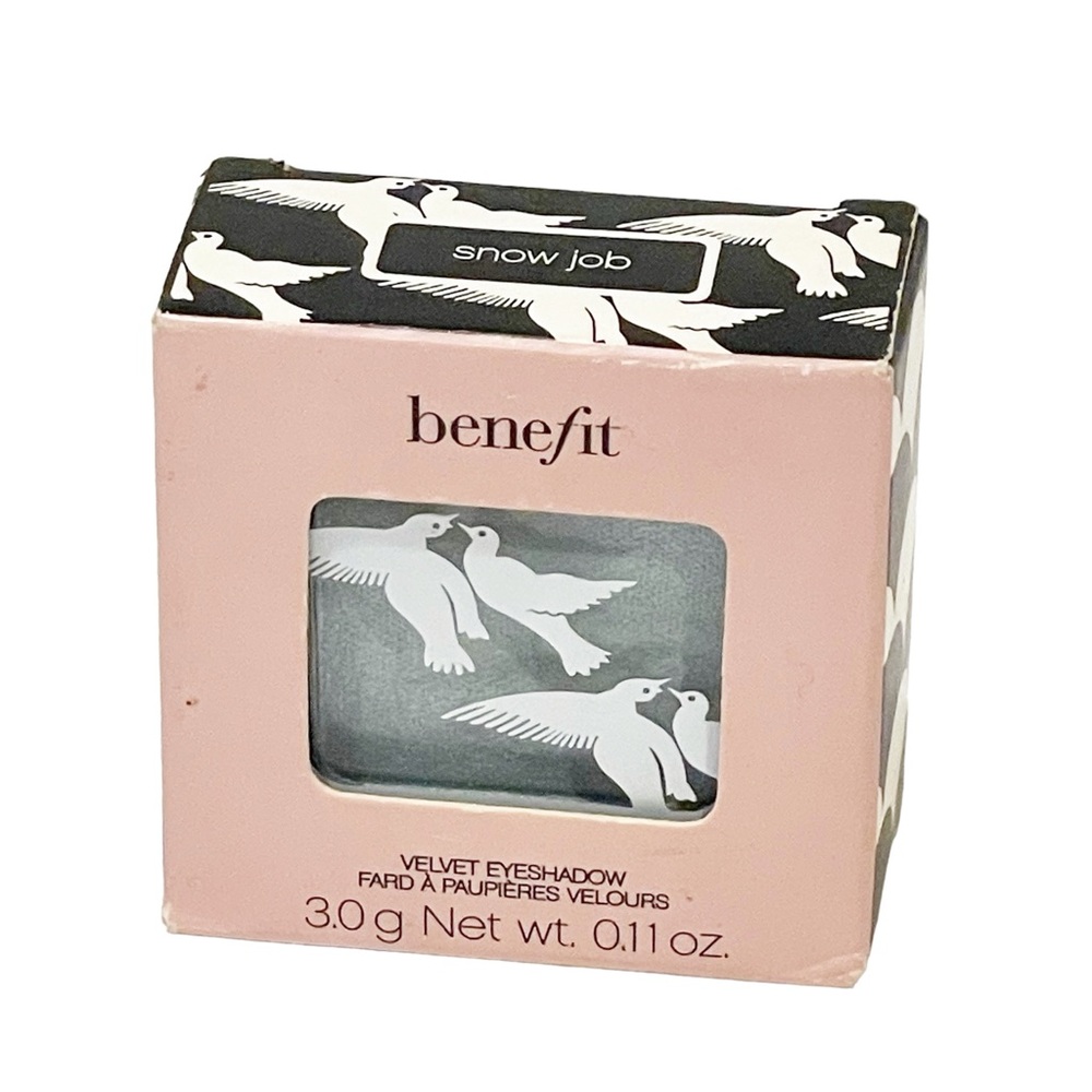 BENEFIT Velvet Eyeshadow Shade Snow Job 0.11 Oz / 3 G New in Box‎ Face Makeup